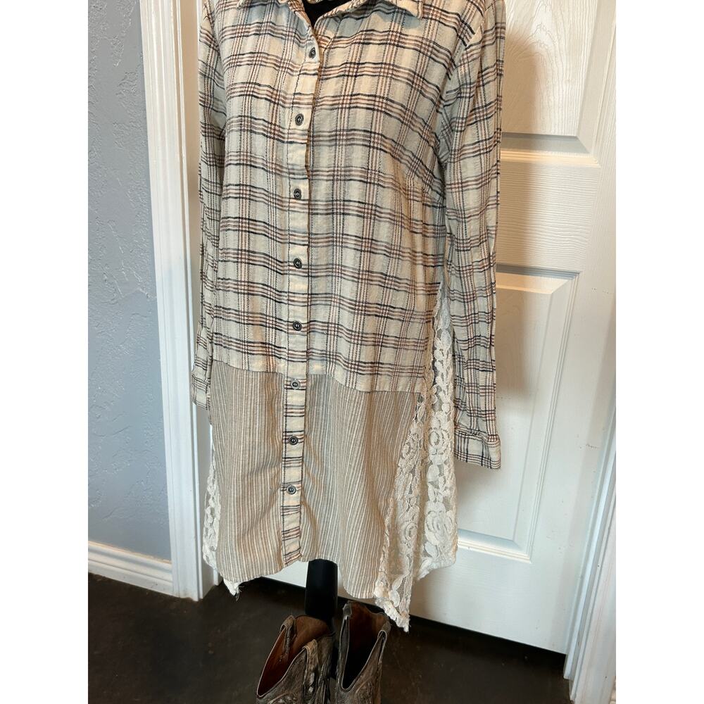 A’REVE Mixed Media Plaid & Lace Tunic Shirt | Boho Western | Size Medium - Picture 8 of 11